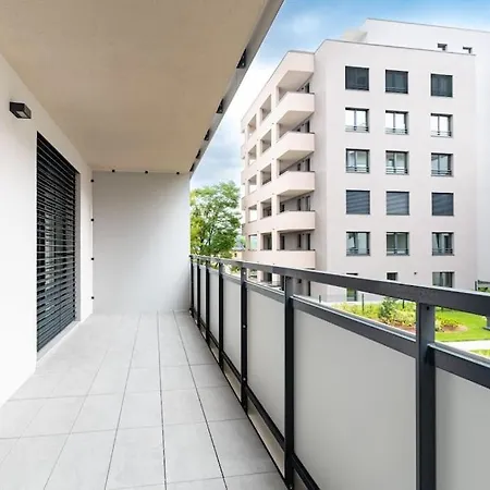 Al-park S Private Garage Parking Free, 5 Min Peso Do Centra