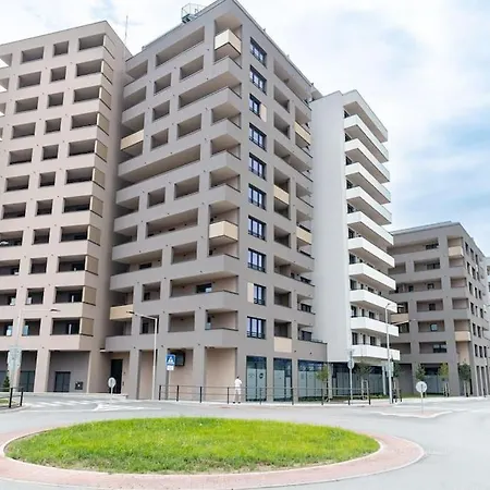 Al-park S Private Garage Parking Free, 5 Min Pešo Do Centra Apartamento Košice